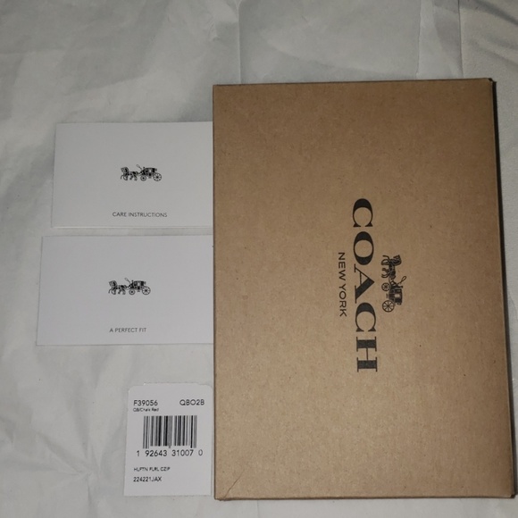 Coach wristlet - Picture 5 of 5